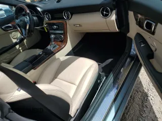 2012 Mercedes-Benz SLK 350 z VIN WDDPK5HA9CF017809, wystawiony jako Copart lot #56926895 z przebiegiem 106 692 mil mil oraz Czysty tytuł • Clean title. Historia ofert i sprzedaży dostępna na DreamBid. Obrazek 8.