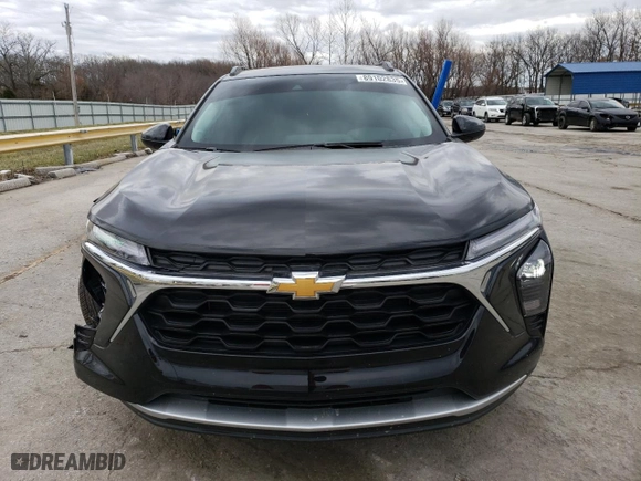 2025 Chevrolet Trax LT with VIN KL77LHEP2SC043442, listed as a Copart auction lot 89102835 with 2,222 mi miles and Salvage Title. Bid and sale history available at carsss.com. Image 5.