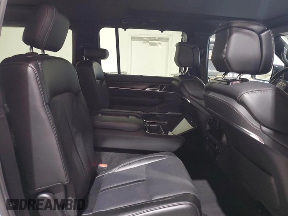2024 Jeep Grand Wagoneer с VIN 1C4SJSEP8RS107368, выставлен на аукционе Copart как лот 57612655 с пробегом 32 913 миль миль и Чистый • Clean title. История ставок и продаж доступна на DreamBid. Изображение 11.