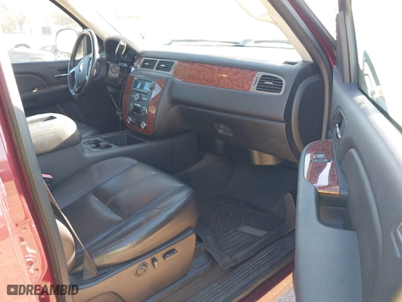 2008 Chevrolet Silverado 1500 LTZ with VIN 3GCEK13J68G265717, listed as a IAAI auction lot 41406840 with 232,153 mi miles. Bid and sale history available at carsss.com. Image 5.