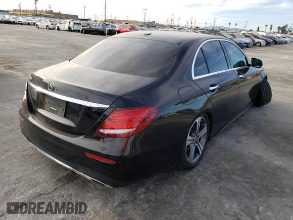 2019 Mercedes-Benz E-Class E 300 with VIN WDDZF4JB8KA642319, listed as a Copart auction lot 71752612 with 40,500 mi miles. Bid and sale history available at carsss.com. Image 3.