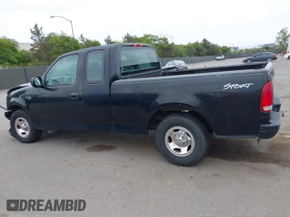 2002 Ford F-150 XL с VIN 1FTRX17242NB23323, выставлен на аукционе IAAI как лот 42363484 с пробегом Не указан миль и . История ставок и продаж доступна на DreamBid. Изображение 14.