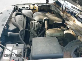 2004 GMC Sierra 1500 SLT с VIN 1GTEK19TX4E327629, выставлен на аукционе IAAI как лот 43159589 с пробегом 281 442 миль миль и . История ставок и продаж доступна на DreamBid. Изображение 17.