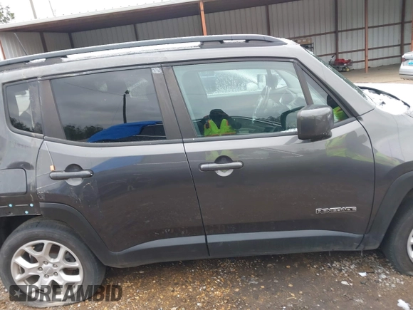 2018 Jeep Renegade Latitude with VIN ZACCJABB0JPG70206, listed as a IAAI auction lot 41630430 with 120,375 mi miles. Bid and sale history available at carsss.com. Image 14.