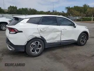 2024 Kia Sportage LX with VIN KNDPU3DFXR7316318, listed as a Copart auction lot 49158365 with 8,137 mi miles and Salvage Title. Bid and sale history available at DreamBid. Image 3.
