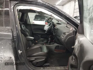 2018 Jeep Compass Trailhawk with VIN 3C4NJDDB2JT211775, listed as a IAAI auction lot 41610112 with 99,238 mi miles and . Bid and sale history available at DreamBid. Image 5.