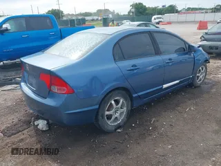 2008 Honda Civic LX z VIN 1HGFA16578L096964, wystawiony jako IAAI lot #42248106 z przebiegiem 173 108 mil mil oraz . Historia ofert i sprzedaży dostępna na DreamBid. Obrazek 4.