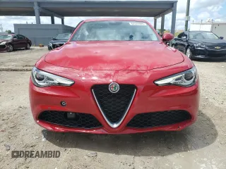 2020 Alfa Romeo Giulia z VIN ZARFAMAN0L7631101, wystawiony jako Copart lot #62569805 z przebiegiem 27 223 mil mil oraz Czysty tytuł • Clean title. Historia ofert i sprzedaży dostępna na DreamBid. Obrazek 5.