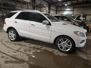 2014 Mercedes-Benz M 350 with VIN 4JGDA2EB2EA286578, listed as a Copart auction lot 45470435 with 121,968 mi miles and Salvage Title. Bid and sale history available at DreamBid. Image 4.