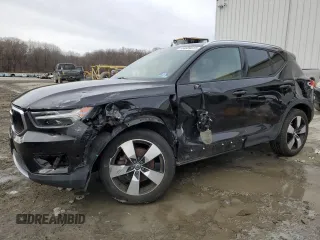 2019 Volvo XC40 Momentum with VIN YV4162UK1K2054101, listed as a Copart auction lot 44609015 with 48,684 mi miles and Salvage Title. Bid and sale history available at carsss.com. Image 1.