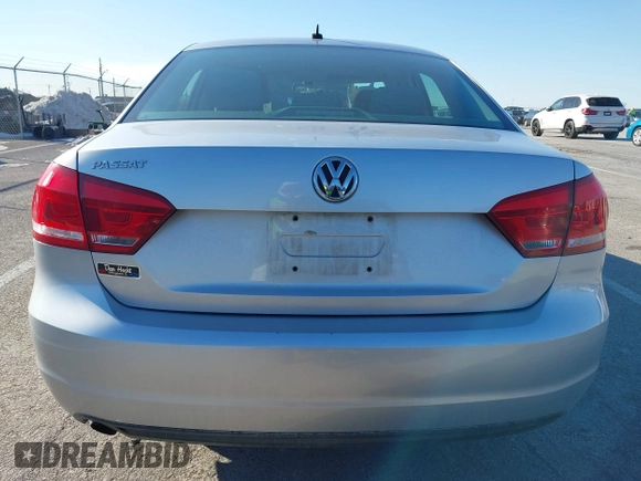 2014 Volkswagen Passat S w/Nav with VIN 1VWAP7A35EC052552, listed as a IAAI auction lot 41377109 with 123,273 mi miles. Bid and sale history available at carsss.com. Image 16.