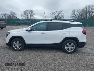 2024 GMC Terrain SLE z VIN 3GKALMEG4RL117903, wystawiony jako IAAI lot #41718454 z przebiegiem 3 408 mil mil oraz . Historia ofert i sprzedaży dostępna na DreamBid. Obrazek 14.