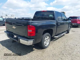2009 Chevrolet Silverado 1500 LT with VIN 3GCEC23019G278743, listed as a IAAI auction lot 41997695 with 139,718 mi miles. Bid and sale history available at carsss.com. Image 4.
