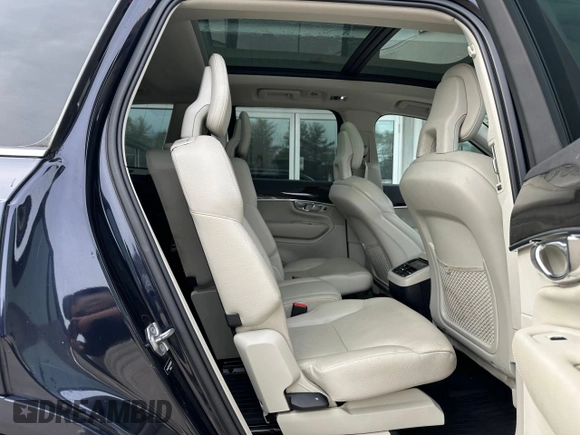 2017 Volvo XC90 Momentum with VIN YV4A22PK4H1122879, listed as a Copart auction lot 46342695 with 164,460 mi miles and Clean Title. Bid and sale history available at carsss.com. Image 6.