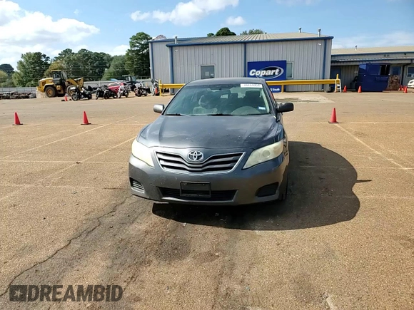 2011 Toyota Camry LE z VIN 4T1BF3EK7BU128665, wystawiony jako Copart lot #78161054 z przebiegiem 219 457 mil mil oraz Szkoda całkowita • Salvage title. Historia ofert i sprzedaży dostępna na DreamBid. Obrazek 10.