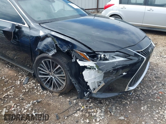 2022 Lexus ES 350 z VIN 58ADZ1B10NU119755, wystawiony jako IAAI lot #41855138 z przebiegiem 60 113 mil mil oraz . Historia ofert i sprzedaży dostępna na DreamBid. Obrazek 6.