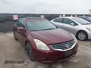 2010 Nissan Altima 3.5 SR with VIN 1N4BL2AP6AN555956, listed as a IAAI auction lot 42109434 with 173,993 mi miles. Bid and sale history available at carsss.com. Image 1.