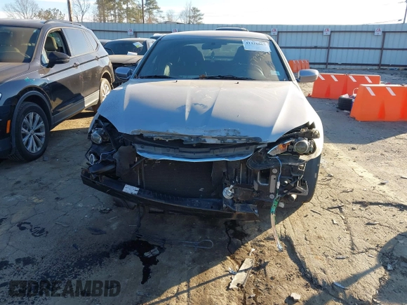 2013 Chrysler 200 LX with VIN 1C3CCBAG0DN739457, listed as a IAAI auction lot 41326667 with 82,537 mi miles. Bid and sale history available at carsss.com. Image 6.