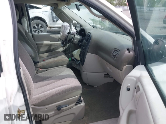 2006 Dodge Grand Caravan SXT z VIN 2D4GP44L56R883696, wystawiony jako IAAI lot #41899580 z przebiegiem 127 874 mil mil oraz . Historia ofert i sprzedaży dostępna na DreamBid. Obrazek 5.