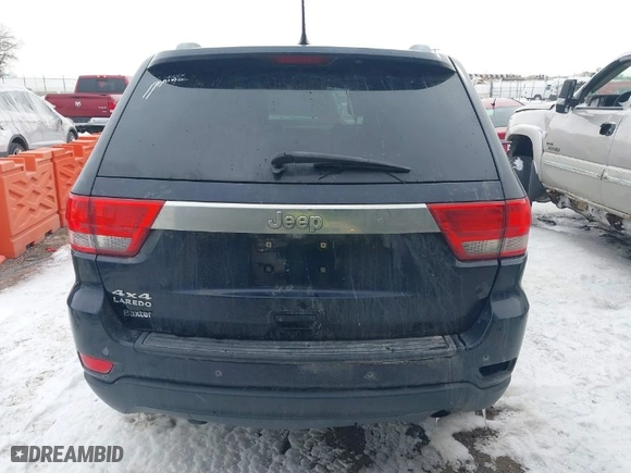 2011 Jeep Grand Cherokee Laredo with VIN 1J4RR4GG0BC610046, listed as a IAAI auction lot 41730587 with 177,032 mi miles. Bid and sale history available at carsss.com. Image 16.