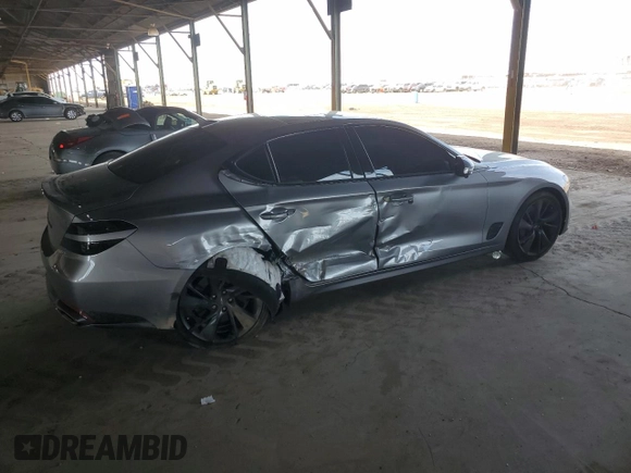 2022 Genesis G70 3.3T z VIN KMTG54TE8NU090398, wystawiony jako Copart lot #55102905 z przebiegiem 30 960 mil mil oraz Szkody całkowita. Historia ofert i sprzedaży dostępna na DreamBid. Obrazek 3.
