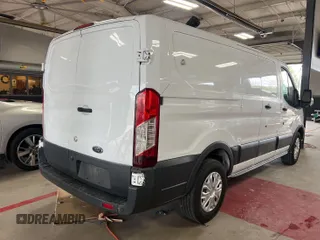 2017 Ford Transit z VIN 1FTYE1ZM1HKA12366, wystawiony jako IAAI lot #42501054 z przebiegiem 199 105 mil mil oraz . Historia ofert i sprzedaży dostępna na DreamBid. Obrazek 1.