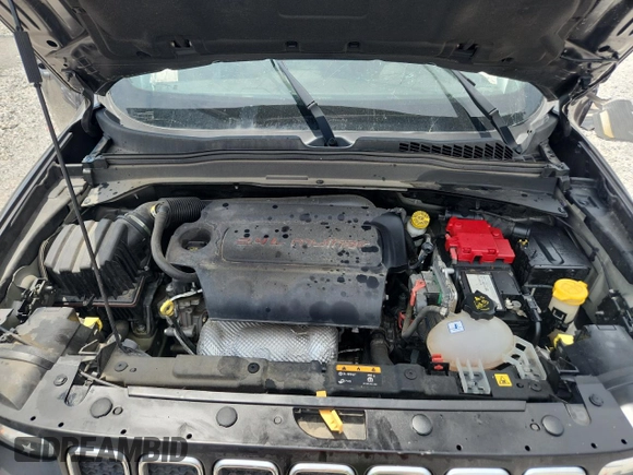 2021 Jeep Renegade Latitude with VIN ZACNJCBB0MPM26741, listed as a Copart auction lot 59518295 with 42,319 mi miles and Non repairable. Bid and sale history available at DreamBid. Image 11.