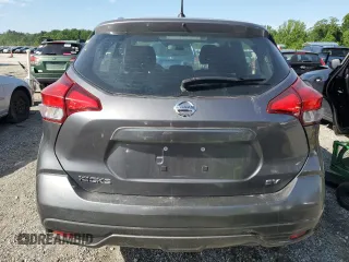 2019 Nissan Kicks S z VIN 3N1CP5CU5KL528386, wystawiony jako Copart lot #60146515 z przebiegiem 139 169 mil mil oraz Czysty tytuł • Clean title. Historia ofert i sprzedaży dostępna na DreamBid. Obrazek 6.
