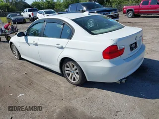 2006 BMW 3 Series 325xi with VIN WBAVD13506KV09944, listed as a IAAI auction lot 41760287 with 175,061 mi miles. Bid and sale history available at carsss.com. Image 3.