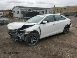 2015 Toyota Camry XLE z VIN 4T1BF1FK9FU057994, wystawiony jako Copart lot #57575475 z przebiegiem 56 099 mil mil oraz Czysty tytuł • Clean title. Historia ofert i sprzedaży dostępna na DreamBid. Obrazek 1.