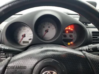 2004 Toyota MR2 z VIN JTDFR320X40068696, wystawiony jako Copart lot #44223965 z przebiegiem 336 390 mil mil oraz Czysty tytuł • Clean title. Historia ofert i sprzedaży dostępna na DreamBid. Obrazek 9.