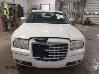 2006 Chrysler 300 Touring with VIN 2C3LK53G76H518015, listed as a IAAI auction lot 41440502 with 117,789 mi miles. Bid and sale history available at carsss.com. Image 12.
