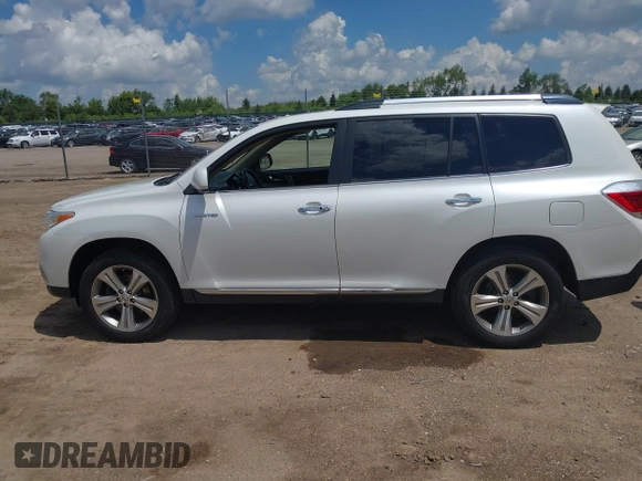 2011 Toyota Highlander Limited with VIN 5TDDK3EH6BS081646, listed as a IAAI auction lot 42612246 with 114,488 mi miles and . Bid and sale history available at DreamBid. Image 14.
