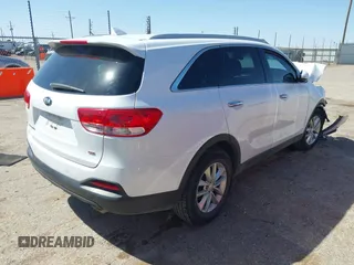 2017 Kia Sorento LX z VIN 5XYPG4A34HG250888, wystawiony jako IAAI lot #41993205 z przebiegiem 58 317 mil mil oraz . Historia ofert i sprzedaży dostępna na DreamBid. Obrazek 4.