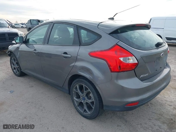 2013 Ford Focus SE with VIN 1FADP3K28DL265577, listed as a IAAI auction lot 41720607 with 80,700 mi miles. Bid and sale history available at carsss.com. Image 3.