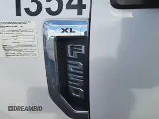 2019 Ford F-250 XL with VIN 1FT7W2B61KEG23823, listed as a IAAI auction lot 42670848 with 186,760 mi miles and . Bid and sale history available at DreamBid. Image 6.