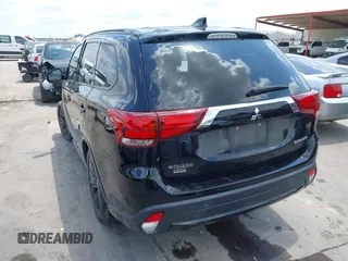 2018 Mitsubishi Outlander SE with VIN JA4AD3A35JZ067008, listed as a IAAI auction lot 42225954 with 102,951 mi miles and . Bid and sale history available at DreamBid. Image 3.