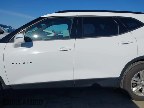 2019 Chevrolet Blazer z VIN 3GNKBCRS7KS652674, wystawiony jako IAAI lot #41815954 z przebiegiem 47 576 mil mil oraz . Historia ofert i sprzedaży dostępna na DreamBid. Obrazek 15.