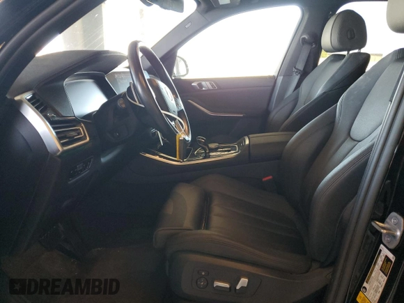 2020 BMW X5 xDrive40i with VIN 5UXCR6C01L9C81731, listed as a Copart auction lot 61017435 with 51,190 mi miles and Salvage title. Bid and sale history available at DreamBid. Image 7.