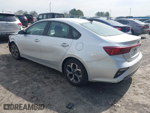 2020 Kia Forte LXS z VIN 3KPF24AD6LE182585, wystawiony jako IAAI lot #41790230 z przebiegiem 83 227 mil mil oraz . Historia ofert i sprzedaży dostępna na DreamBid. Obrazek 3.