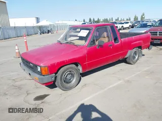 1985 Toyota Pickup SR5 с VIN JT4RN56S3F5035366, выставлен на аукционе IAAI как лот 42495438 с пробегом 191 183 миль миль и . История ставок и продаж доступна на DreamBid. Изображение 2.