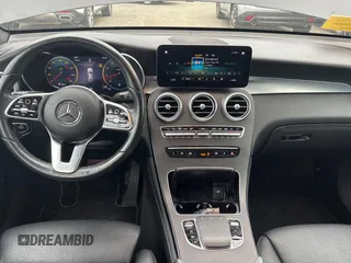 2021 Mercedes-Benz GLC 300 z VIN W1N0J8EB2MF904451, wystawiony jako Copart lot #57702365 z przebiegiem 117 769 mil mil oraz Czysty tytuł • Clean title. Historia ofert i sprzedaży dostępna na DreamBid. Obrazek 9.
