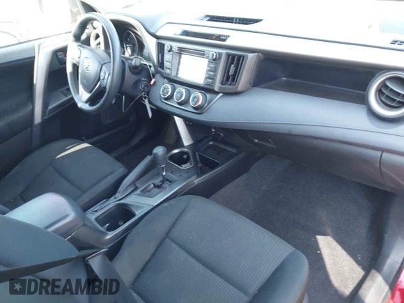 2017 Toyota RAV4 LE z VIN JTMZFREV8HJ118589, wystawiony jako IAAI lot #41975906 z przebiegiem 77 934 mil mil oraz . Historia ofert i sprzedaży dostępna na DreamBid. Obrazek 5.