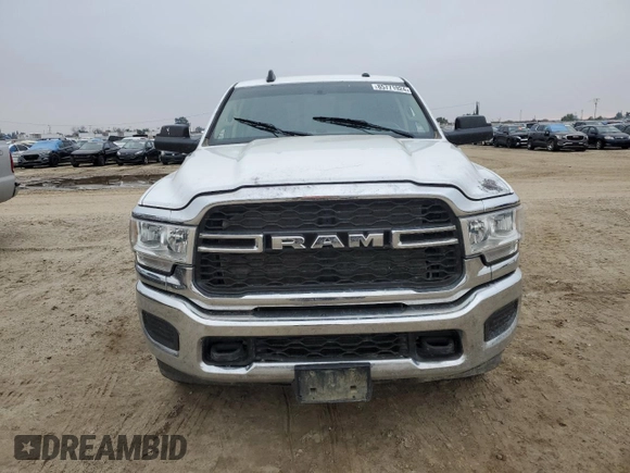 2019 Ram 3500 Tradesman with VIN 3C63R3GL0KG719615, listed as a Copart auction lot 85771924 with 241,921 mi miles and Clean Title. Bid and sale history available at carsss.com. Image 5.