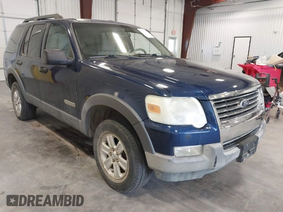 2006 Ford Explorer XLT with VIN 1FMEU73E86UB41275, listed as a IAAI auction lot 41980955 with 243,779 mi miles. Bid and sale history available at carsss.com. Image 1.