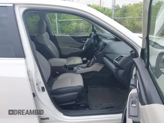 2019 Subaru Forester Limited with VIN JF2SKAUC0KH535445, listed as a IAAI auction lot 42628804 with 16,742 mi miles and . Bid and sale history available at DreamBid. Image 5.