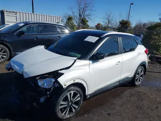 2018 Nissan Kicks S with VIN 3N1CP5CUXJL522288, listed as a IAAI auction lot 41429312 with 67,670 mi miles. Bid and sale history available at carsss.com. Image 18.