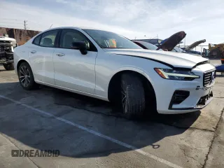 2022 Volvo S60 Momentum with VIN 7JRL12TZ3NG161796, listed as a Copart auction lot 51504115 with 17,206 mi miles and Salvage Title. Bid and sale history available at carsss.com. Image 4.