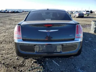 2013 Chrysler 300 Luxury Series with VIN 2C3CCASG8DH591205, listed as a Copart auction lot 42554345 with 101,789 mi miles and Salvage Title. Bid and sale history available at DreamBid. Image 6.