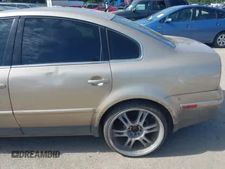 2002 Volkswagen Passat GLS z VIN WVWPD63B72P068163, wystawiony jako IAAI lot #42453059 z przebiegiem 200 318 mil mil oraz . Historia ofert i sprzedaży dostępna na DreamBid. Obrazek 6.